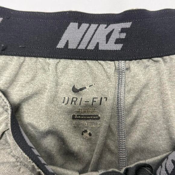 Nike Dri-FIT Gray Performance Shorts Men’s XL Gym Workout Lightweight - Picture 3 of 6